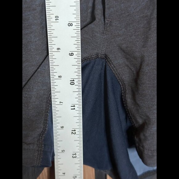 Lululemon Shorts Medium Mens Gray Blue Navy 4" Inseam T.H.E. Athletic Drawstring - Picture 4 of 6